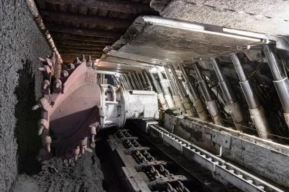 1762760344794022.jpg KBA12矿用隔爆型摄像仪 应用场景1.jpg